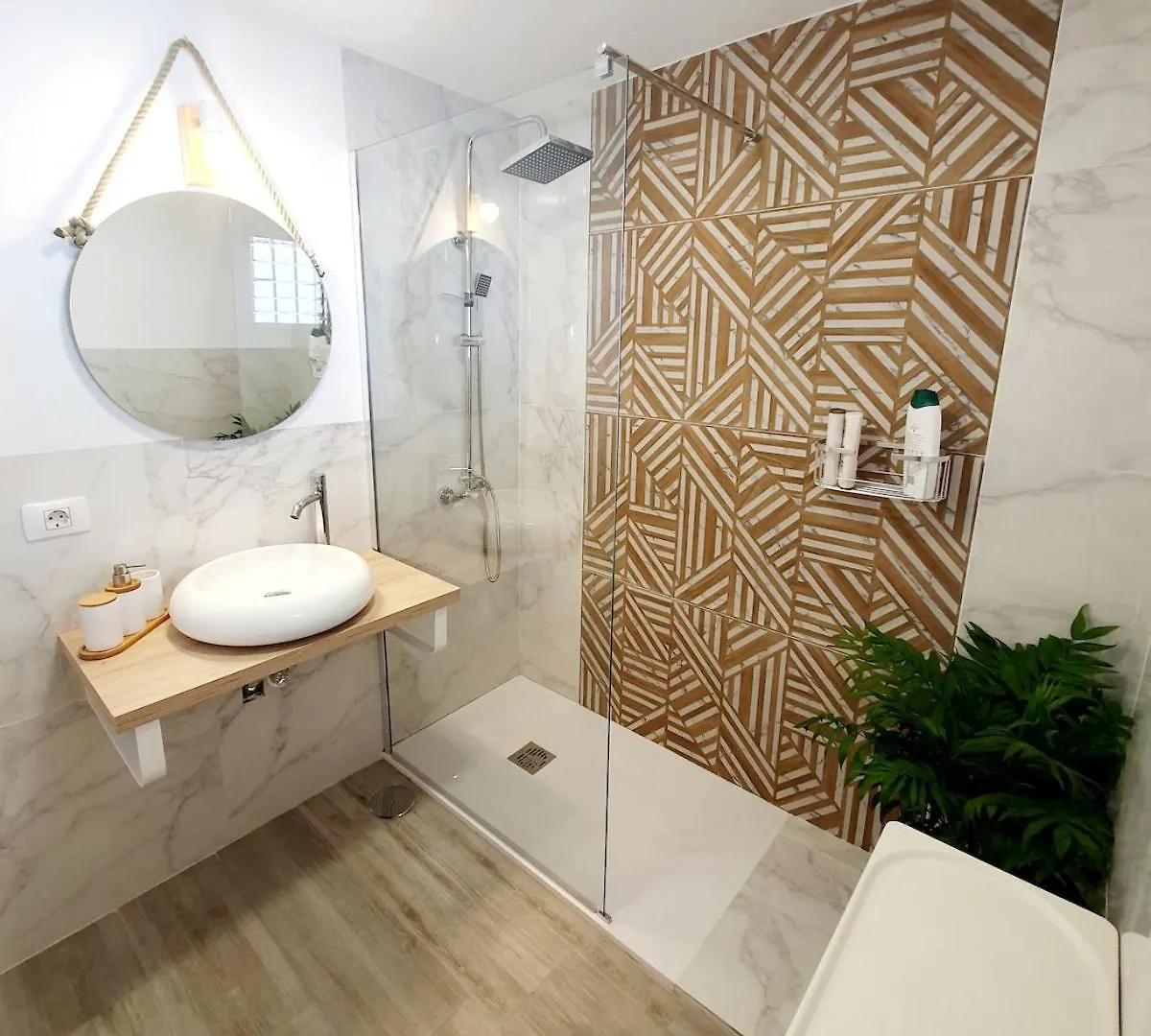 Modern Bohotropical Apartment With Terrace La Medida